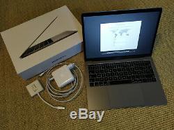A saisir MacBook Pro, gris sideral, 13,3 pouces, Intel Core I5 2,3Ghz, Avril 2018