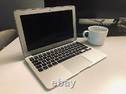 Apple MacBook Air 11,6 (128Go SSD, Intel Core i5 5ème Génération, 1,6 GHz, 4Go)
