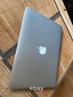Apple MacBook Air 13 (128Go SSD, Intel Core i5 5e Génération, 2,7GHz, 8Go)