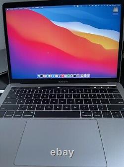 Apple MacBook Pro 13,3 (Intel Core i5, 2,9 GHz, 256 Go, 8 Go RAM)