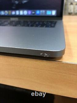 Apple MacBook Pro 13,3 (Intel Core i5 8ème Gén, 1,4 GHz, 256 Go, 8 Go RAM)