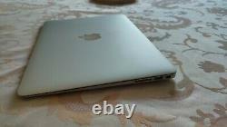 MacBook Air 13,3 128Go SSD, Intel Core i5, 1,6 GHz, 8Go + housse + adaptateur